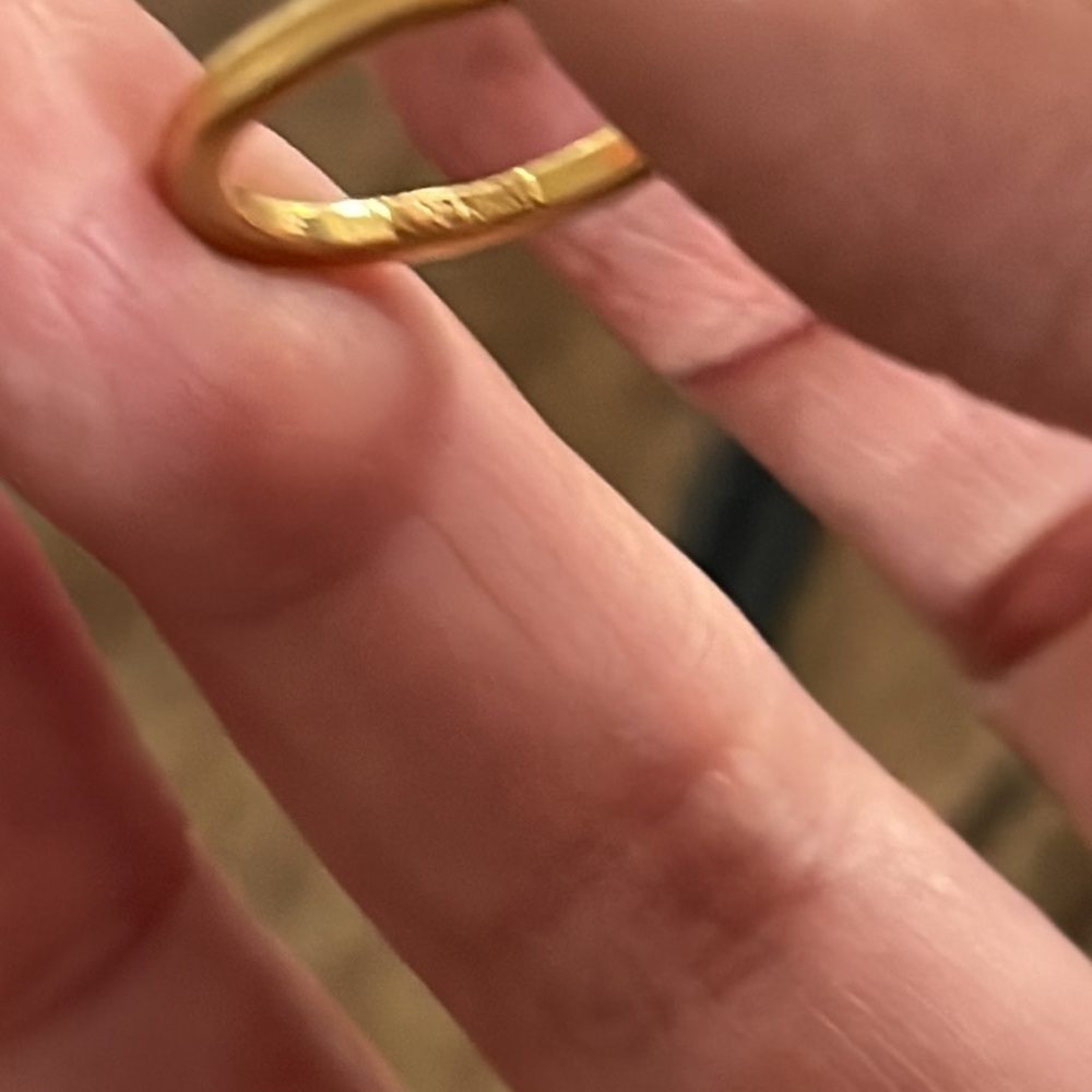 22KT Solid Gold Band.  Simple. - Picture 2 of 6